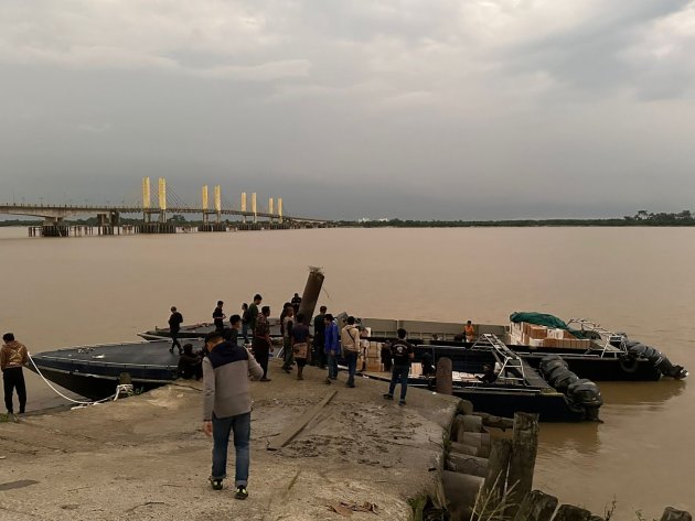 Bea Cukai Gagalkan Penyelundupan 2.500 Karton Rokok Ilegal di Pulau Perdamaran