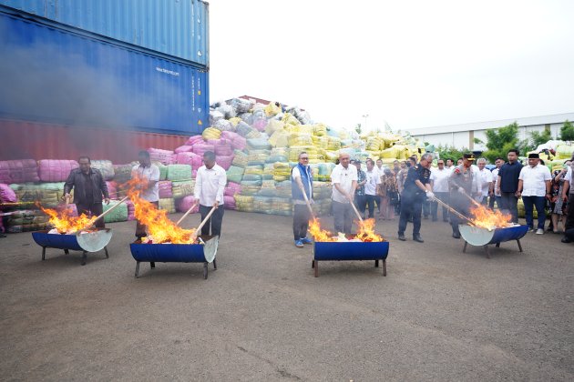 Lindungi Industri Tekstil Dalam Negeri dan UMKM, Mendag Zulkifli Hasan: Pemerintah Bersinergi Berantas Pakaian Bekas Asal Impor