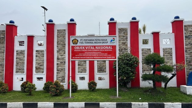 Aksi Pencurian BBM Di Medan Sebabkan Pipa Pertamina Bocor dan Terbakar