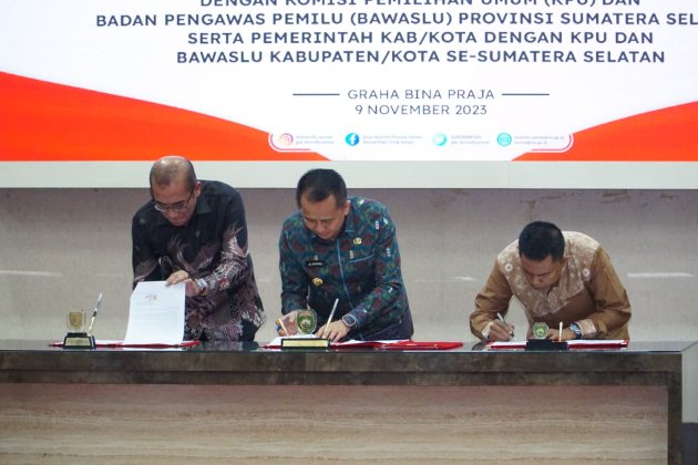 Pemerintah Provinsi, Kabupaten dan Kota Se-Sumsel Serentak Tandatangani NPHD Dana Pilkada