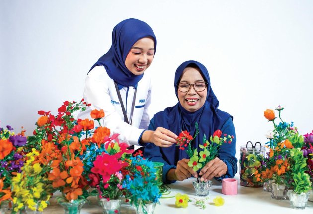 Dari Dapur Ke Dunia: Jalan Halal Ibu-Ibu Mekaar