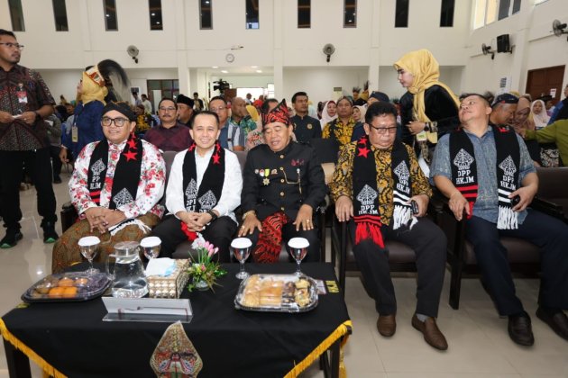 Hadiri Raperdasi Pertanggungjawaban Pelaksanaan APBD Tahun 2024, Pj. Gubernur Papua Agus Fatoni Komitmen Dukung Tata Kelola Pemerintahan yang Transparan dan Akuntabel