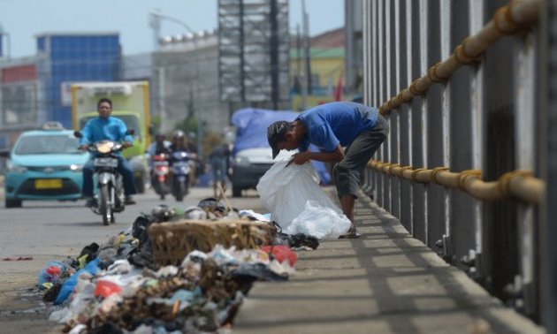 Cinta & Benci Plastik