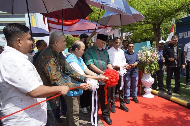 Semarak Kemerdekaan, PLN Enjiniring Resmikan SPKLU Tiang Pertama di Sumatera dan Operasikan 19 Unit di Dua Provinsi