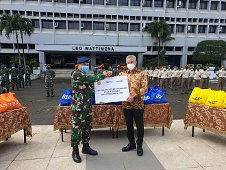 Keberkahan Ramadhan Berlanjut, Bank Mandiri Distribusikan Paket Sembako kepada Masyarakat dan Anggota TNI/Polri