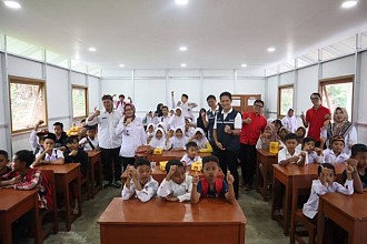 Telkom Bangun Sekolah Sementara di Daerah Terdampak Bencana Gempa Cianjur