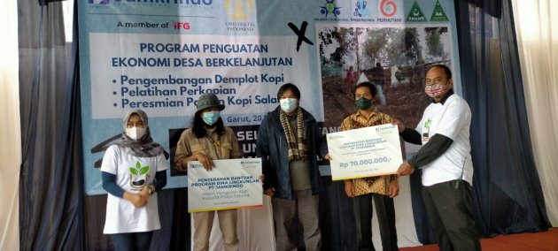 PT Jamkrindo Bantu  Pemberdayaan Ekonomi  Petani Kopi Garut
