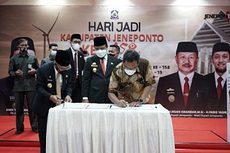 Dirut Pelindo IV dan Bupati Jeneponto Teken MoU Dry Hub