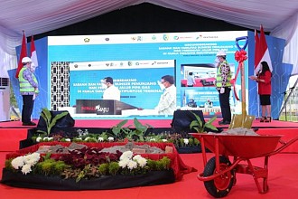 PELINDO 1 DAN PERTAMINA SINERGI BANGUN INFRASTRUKTUR ENERGI DI PELABUHAN KUALA TANJUNG