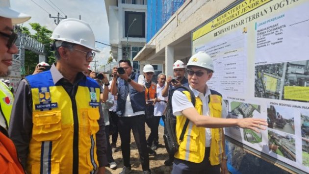 Tinjau Proyek Revitalisasi Pasar Terban, Menteri PU: Fokus pada Standar Higienis
