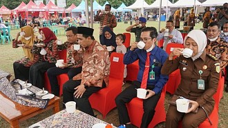 Ngopi Tahlil Bareng Wagub Taj Yasin dan Walikota Aaf Semarakkan  Pekalongan Culinary and Creative Fest