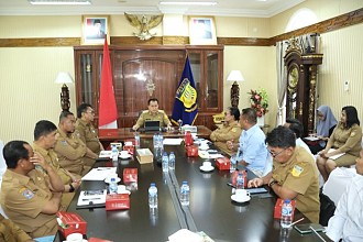 Inflasi di Papua Terkendali, Pj Gubernur Agus Fatoni Pastikan Stok Beras Aman dan Harga Terkendali