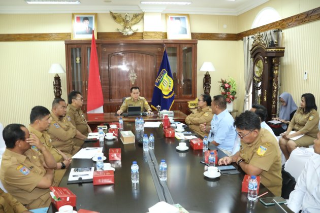 Inflasi di Papua Terkendali, Pj Gubernur Agus Fatoni Pastikan Stok Beras Aman dan Harga Terkendali