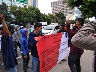 Gerakan Rakyat Penyelamat Bangsa Aksi Di Depan Gedung PN Jakut,Tuntut Usut Tubtas Kasus Burung Walet