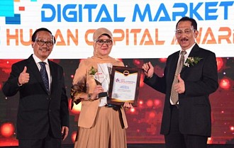 BULOG RAIH 2 PENGHARGAAN DIGITAL MARKETING DAN HUMAN CAPITAL AWARDS 2020