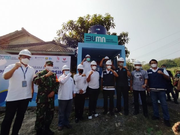 Kolaborasi BUMN Mendorong Program SDGs di Desa Cidadap Melalui Smart Water System