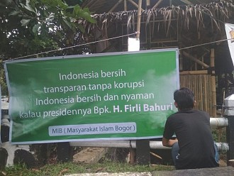 Pasang Spanduk, Relawan Masyarakat ini Desak Firli Bahuri Maju di Pilpres 2024 