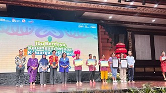 PNM Gandeng OJK Edukasi Nasabah Mekaar Pentingnya Akses Keuangan yang Aman