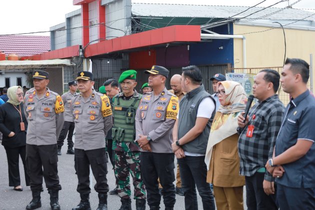 Pj Wali Kota Melepas Dari Gudang KPU Kota Pangkalpinang