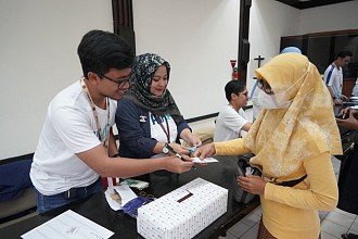 Krakatau Steel Gelar Safari Ramadhan BUMN 2024,  Serahkan 1.000 Paket Sembako dan Mudik Gratis Lebaran 1445 H