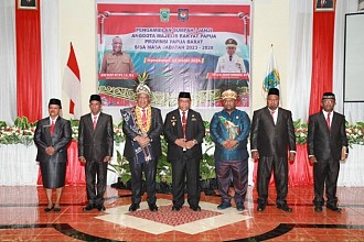 Lantik 4 Anggota MRP Provinsi Papua Barat, Wamendagri Ingatkan Sejumlah Tugas Penting