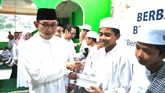 Peduli Anak Yatim/Dhuafa dan Masyarakat Kurang Mampu, YBM PLN Salurkan Bantuan Dalam Program Benderang Berkah Ramadhan 1445H