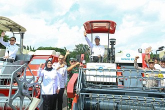 Mentan Apel Siaga Alsintan di Jatim, Tekankan Pompanisasi Solusi Cepat Hadapi El Nino