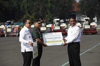 Dibantu 3.700 Pompa Air, Kementan Targetkan Produksi Padi Jatim Meningkat