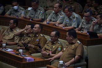 Pj Wali Kota Bekasi Hadir Rapat Kerja DPR RI Bersama Wamendagri