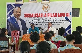 SOSIALISASI EMPAT PILAR MPR RI, ANGGOTA MPR RI NELSON WENDA INGATKAN PELAJAR PENTINGNYA MENGUASAI TEKNOLOGI DAN KEMAMPUAN BAHASA ASING