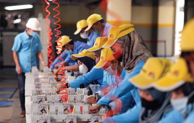 Stiker TKDN: Usulan Suwardi Lawan Barang Ilegal