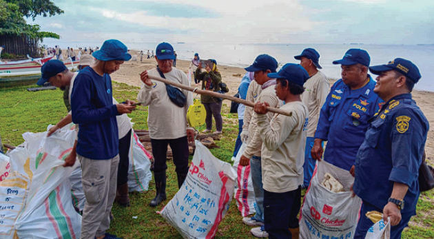 Ada BCL, Pegadaian Balikpapan Gercep Ajak Nelayan Raup Cuan Dari Sampah Pesisir