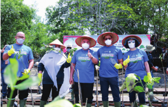 Dalam Rangkaian Ulang Tahun Indika Energy Ke-21, KIDECO LAKUKAN PENANAMAN RIBUAN POHON MANGROVE