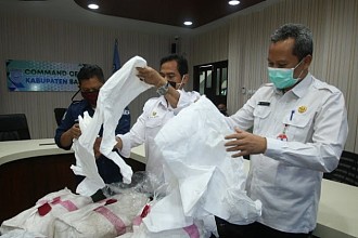 Pemkab Banjar Terima 250 Hazmat Suit