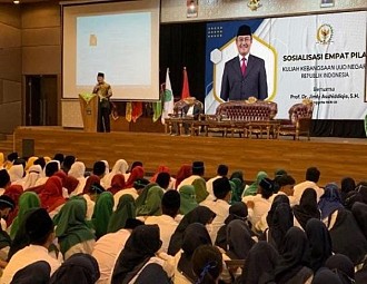 SOSIALISASI EMPAT PILAR MPR RI DAN BEDAH BUKU GREEN & BLUE CONSTITUTION (UNDANG-UNDANG DASAR BERWAWASAN NUSANTARA)