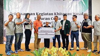 Program Mengetuk Pintu Langit Ratusan anak Ikuti Khitan Masal Pegadaian