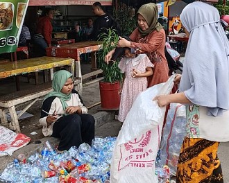 Program Warung Sikumbang PNM Hasilkan Nilai Tambah Ekonomi Bagi Pedagang