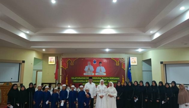 Perkuat Silaturahmi, Keluarga Besar Setdako Pangkalpinang Gelar Buka Puasa Bersama Dan Menyantuni Anak Yatim Piatu