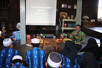 Disbudpar Banjar Ajak Siswa Viralkan Wisata Rumah Banjar Teluk Selong