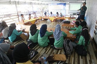 Tingkatkan Perekonomian Masyarakat, Disbudpar Banjar Gelar Workshop Ekonomi Kreatif Pembuatan Aksesoris