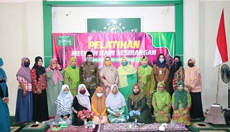 Pelatihan Pembuatan Kain Sasirangan PC Muslimat NU Resmi Dimulai