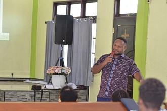 Anggota MPR RI Nelson Wenda Ajak Pemuda Tolikara Papua Pegunungan Perkuat Nilai Dasar Kebangsaan