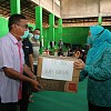 Ketua TP PKK Kabupaten Banjar Serahkan Sembako Ke Korban Banjir