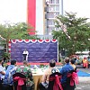 Penurunan Bendera Merah Putih Tertinggi Pertama pada Gedung di Kalsel Sukses dan Lancar
