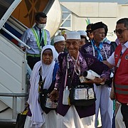 Haji 2024, Kloter Terakhir Debarkasi Surabaya Tiba di Tanah Air