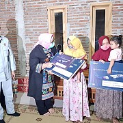 JASA RAHARJA JAWA TENGAH BERIKAN SANTUNAN KEPADA DUA ORANG WARGA SRAGEN YANG MENJADI KORBAN KECELAKAAN PESAWAT SRIWIJAYA AIR SJ – 182