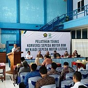 Percepat Program Konversi Motor Listrik, PPSDM KEBTKE Latih 20 UMKM Bengkel Motor