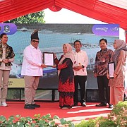 Serahkan Sertifikat Halal di Desa Wisata Pulau Penyengat, Kepala BPJPH: Jadikan Halal sebagai Mesin Pertumbuhan Ekonomi