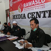 Bawaslu Kabupaten Banjar Gelar Konferensi Pers Terkait Pengawasan Tahapan Pilkada Banjar 2020