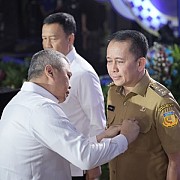 Kedua kalinya, Dirjen Keuangan Daerah Agus Fatoni Terima Penghargaan PIN Emas dari Kapolri